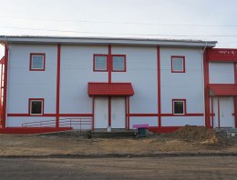 Двухэтажный магазин в г. Ижма из сэндвич-панелей, построенная компанией Альянс - Двухэтажный магазин в г. Ижма, Республика Коми, г. Ижма, Переулок Пионерский. Площадь 465 кв.м. 2 этажа. 